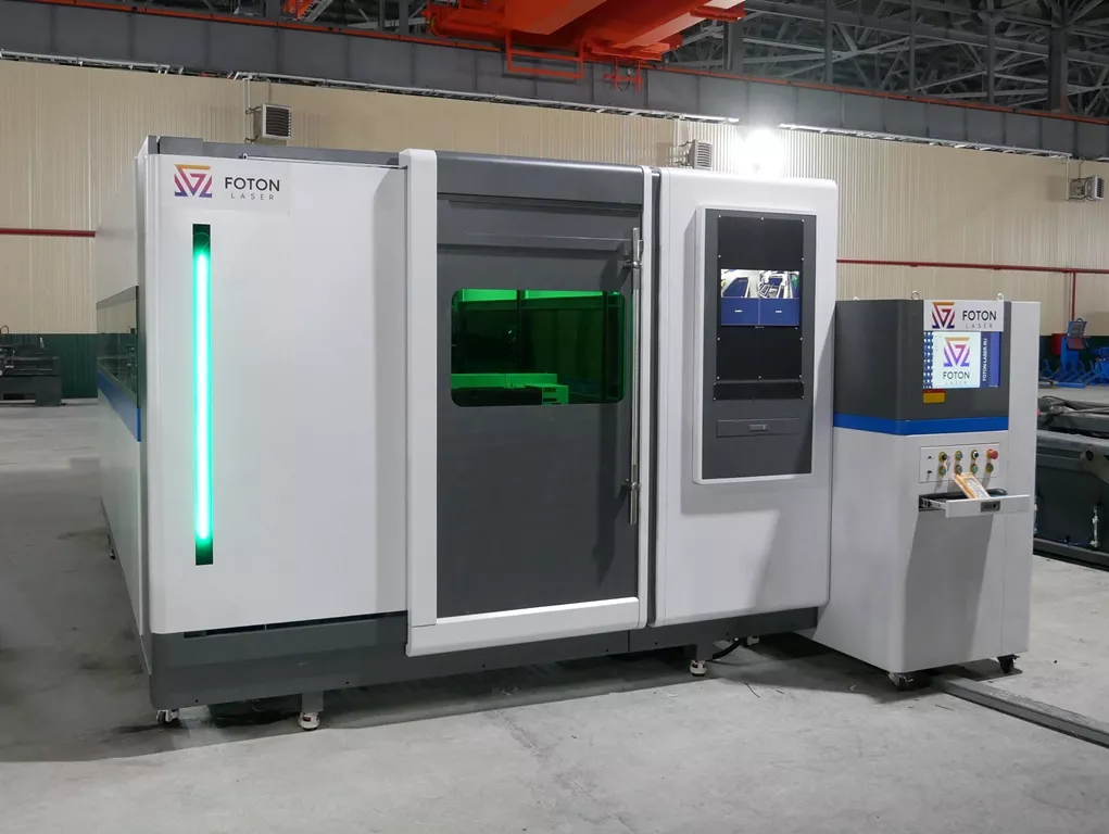 FL-L2040FHR-30000-D350-IPG Закрытый лазерный станок для резки листового металла с труборезом